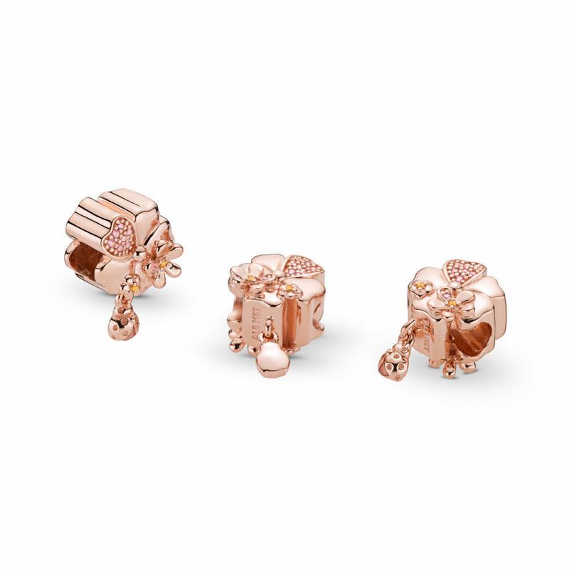 Pandora Rose™ Wildflower Meadow Charm Egypt PS7195406